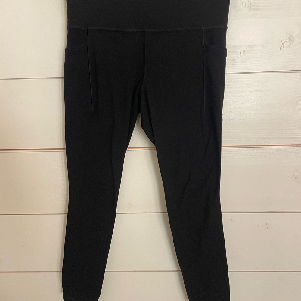 Athleta Black Salutation 7/8 Tights - Picture 5 of 5